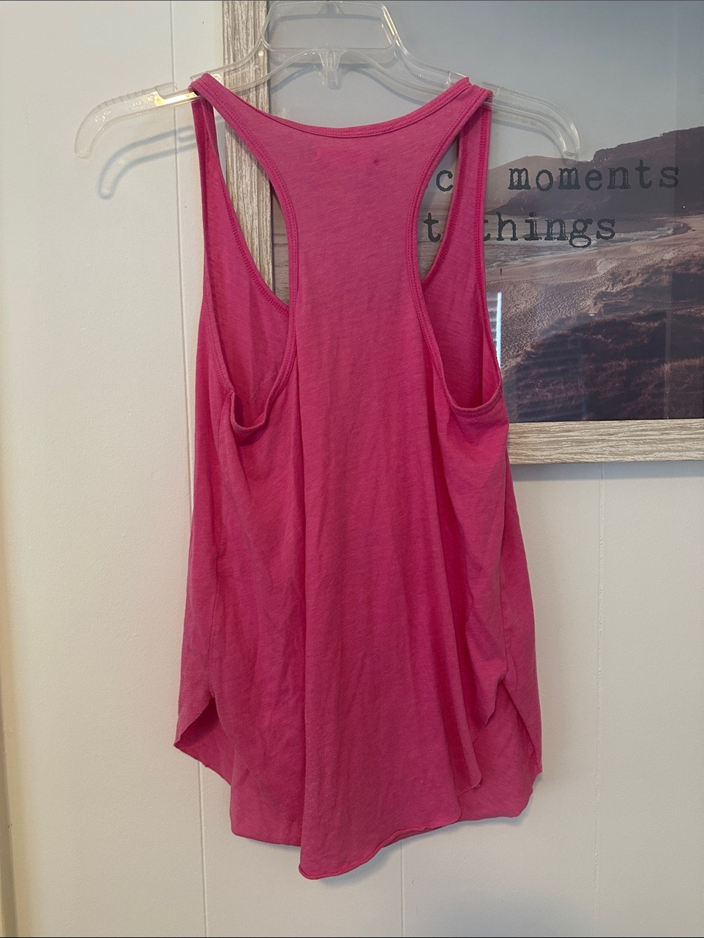 Size Small Hollister Bright Fuchsia Racerback Graphic Tank - Picture 4 of 4